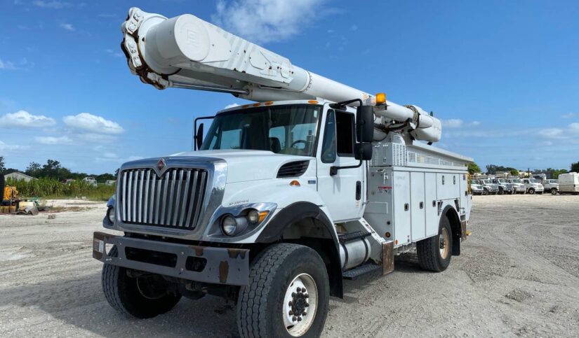 ALTEC BUCKET TRUCK FOR SALE